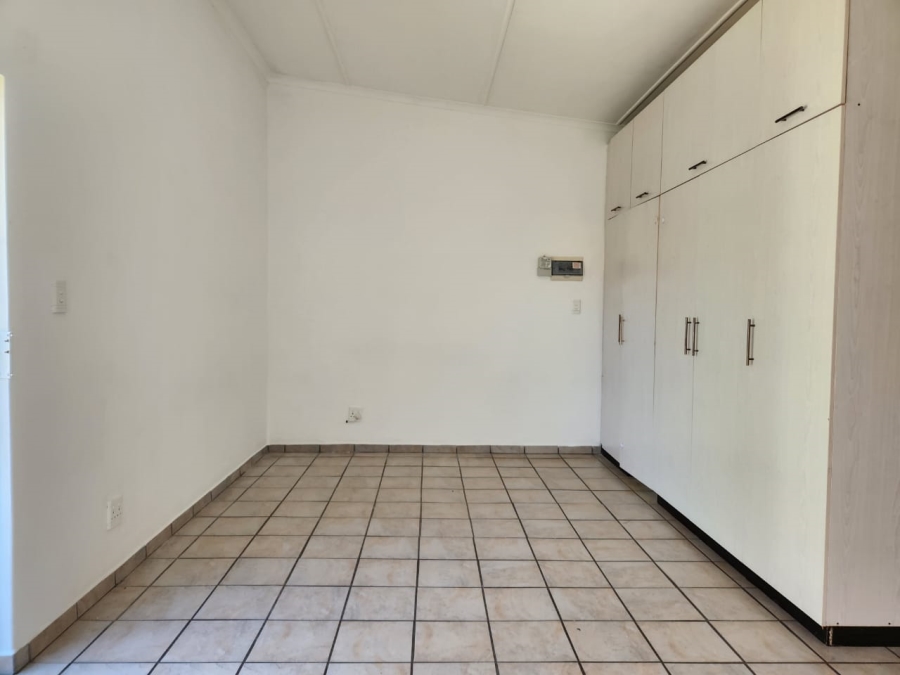 To Let 1 Bedroom Property for Rent in Selborne Eastern Cape